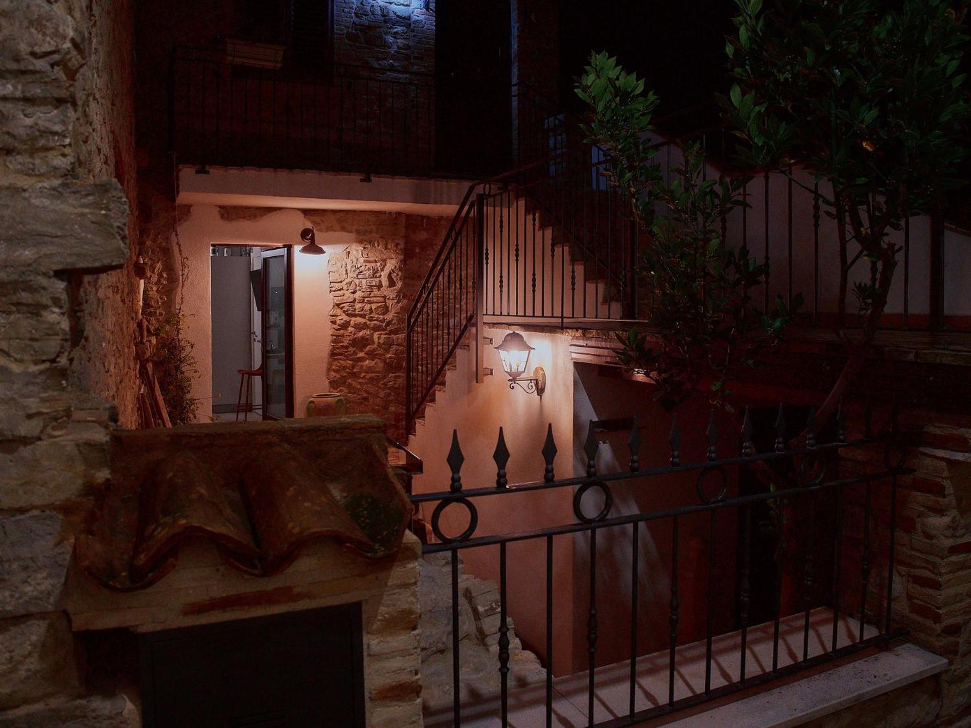 Bed and Breakfast Il Cortiletto Del Borgo Pietra Montecorvino Exterior foto